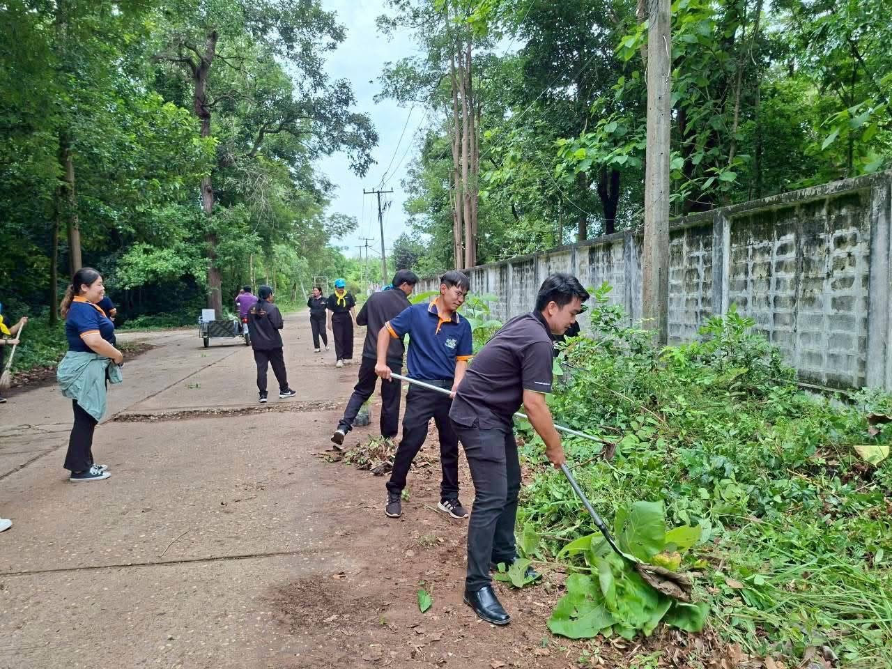 title - จัดกิจกรรมจิตอาสาบำเพ็ญสาธารณประโยชน์และบำเพ็ญสาธารณกุศลเฉลิมพระเกียรติเนื่องในโอกาสพระราชพิธีมหามงคลพระชนมพรรษา 4 รอบ